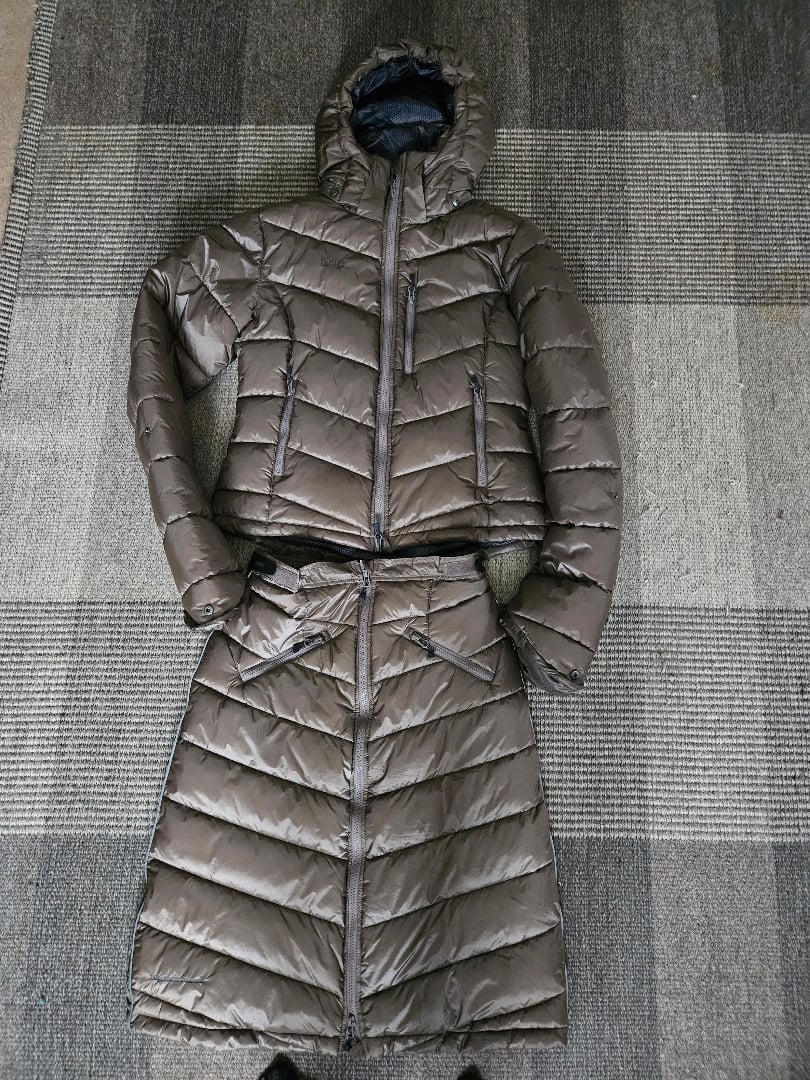 Jacka och kjol från Uhip