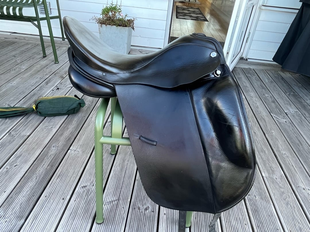 Dressyrsadel Albion Platinum 17,5”, W - bild 1