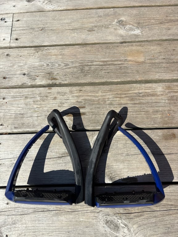 Blå soft up Freejump stigbyglar 💙 - bild 1