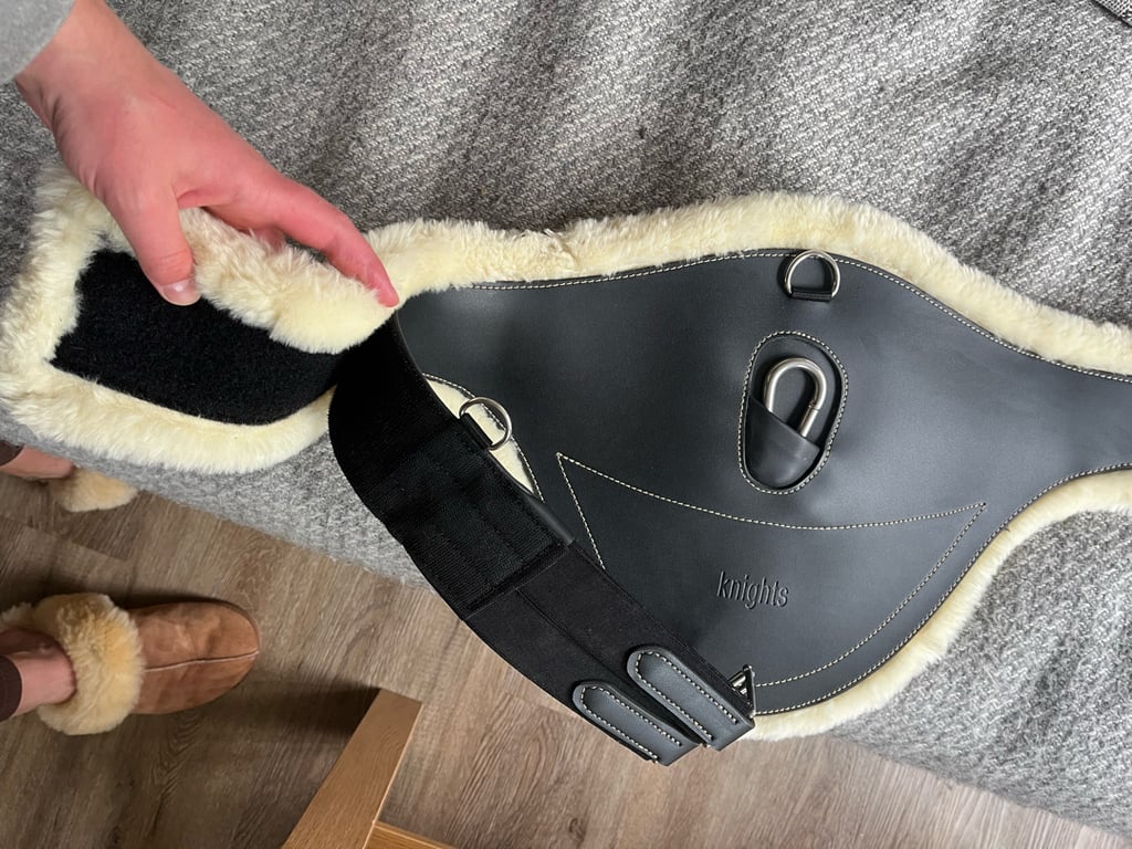 Svart sadelgjord från Knights - bild 2