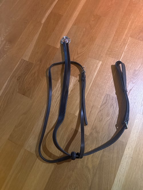 Mörk brun martingal