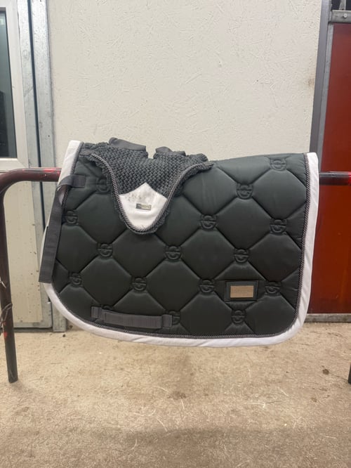 JULKLAPPSTIPS!🎅Mörkgrått hoppschabrak med huva från Equestrian Stockholm, strl PONNY 