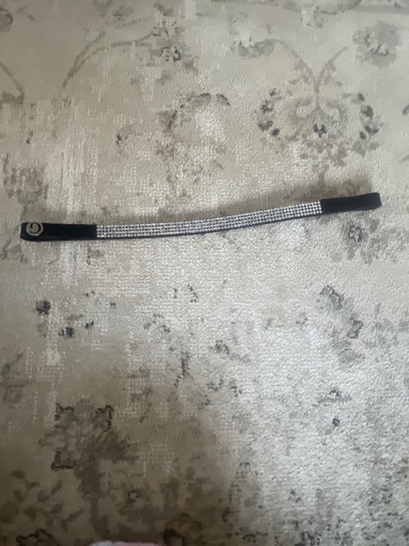 Svart pannband med strass från G.Passier