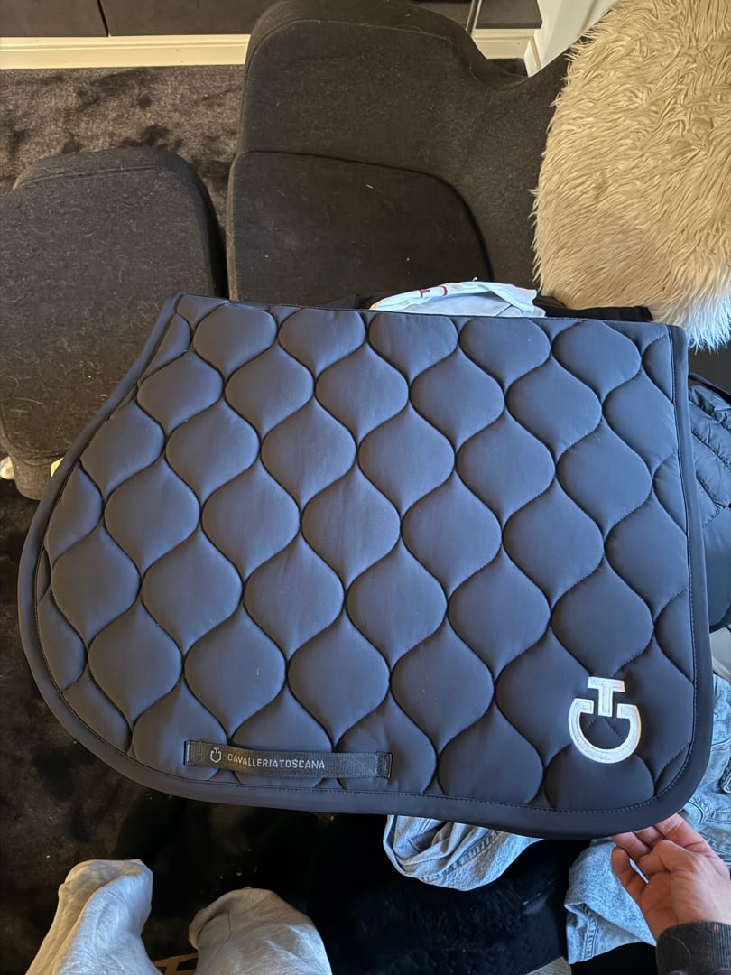 Svart schabrak från Cavalleria Toscana