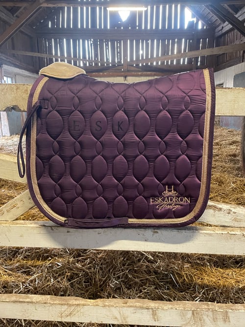 Mörklila schabrak från Eskadron