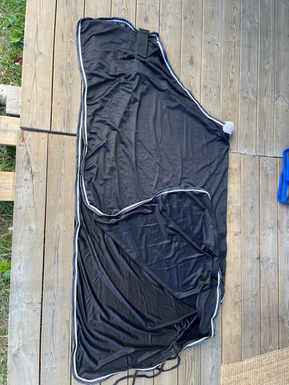 Svart svettäcke från Hööks - bild 2