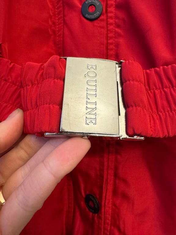 Supersnygg röd jacka från Equiline - bild 3
