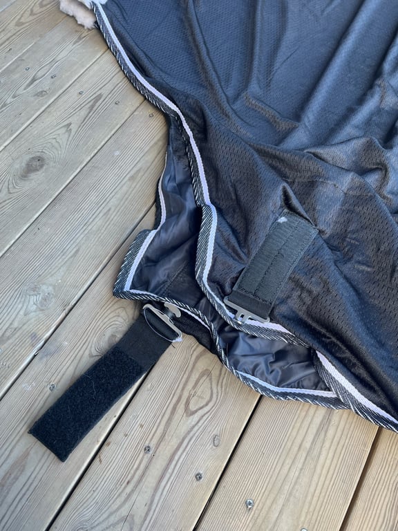 Svart svettäcke från Hööks - bild 3