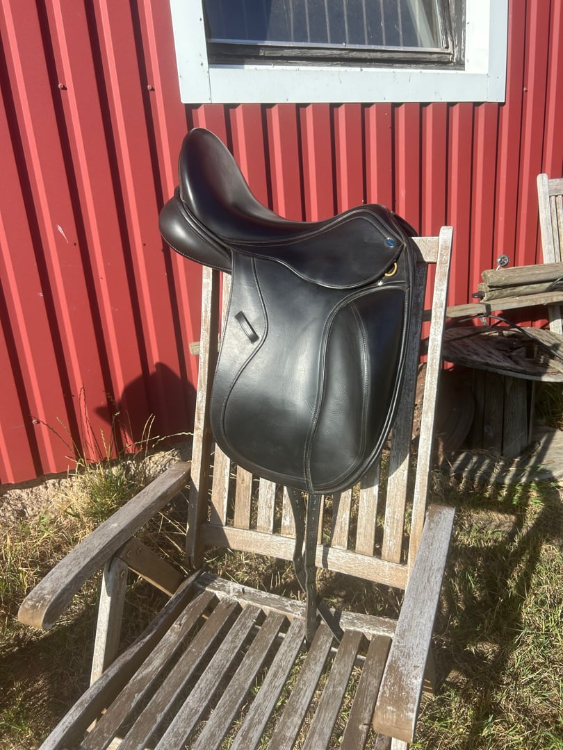 Svart sadel från Lippo - bild 2