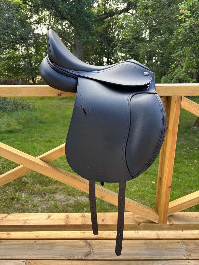 NY Dressyrsadel Tekna S-line - bild 3