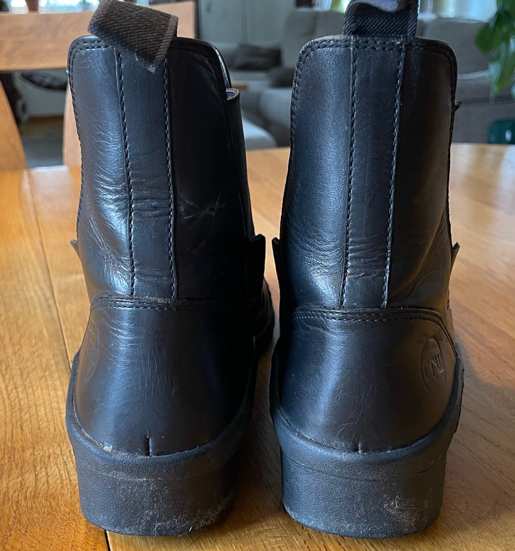 Svarta ridskor - bild 3