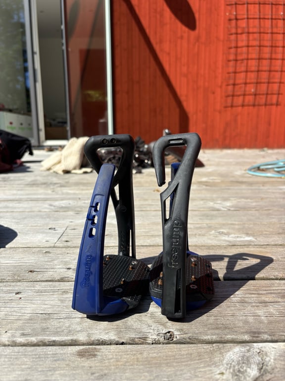 Blå soft up Freejump stigbyglar 💙 - bild 2