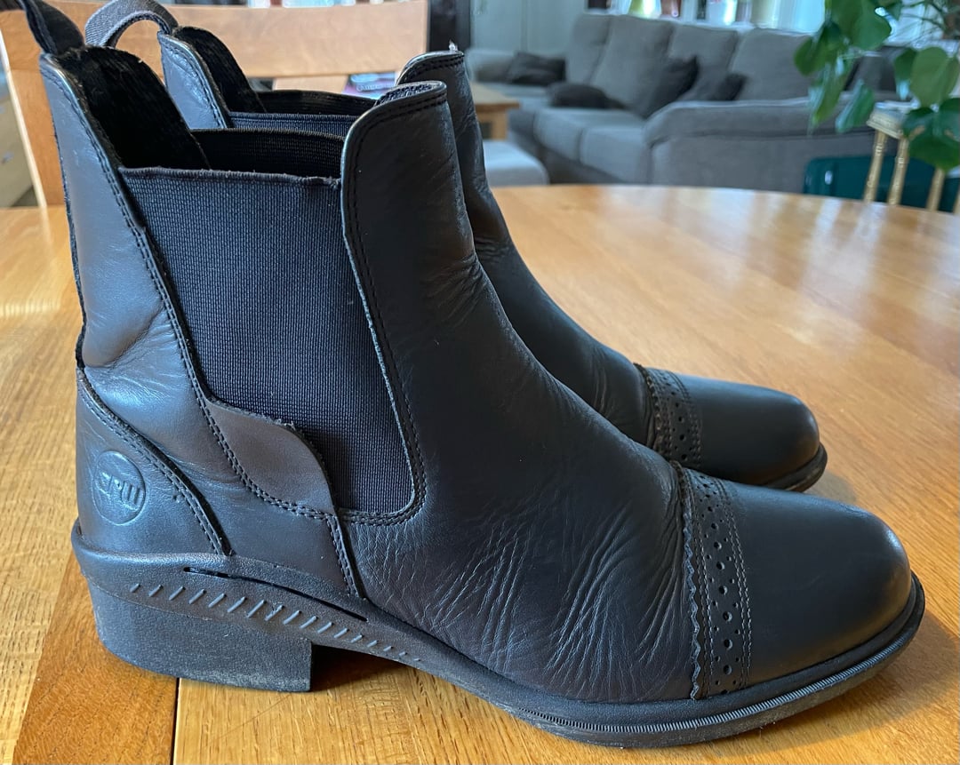 Svarta ridskor - bild 2