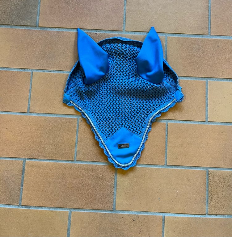 Blått schabrak med huva från Equestrian Stockholm. Bruna freejumps storlek junior. - bild 3