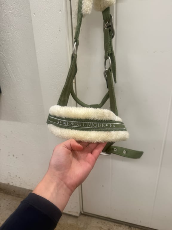 Grön/vit fluffgrimma - bild 2