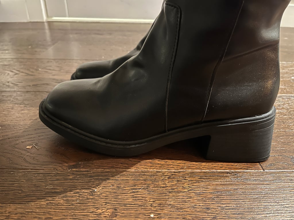 Svarta ridstövlar - bild 2