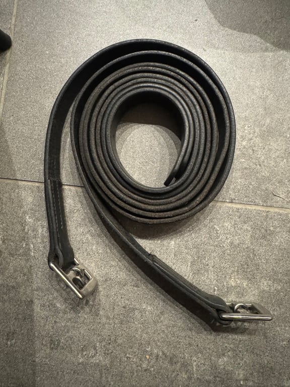 Svarta stigläder 135 cm - bild 2