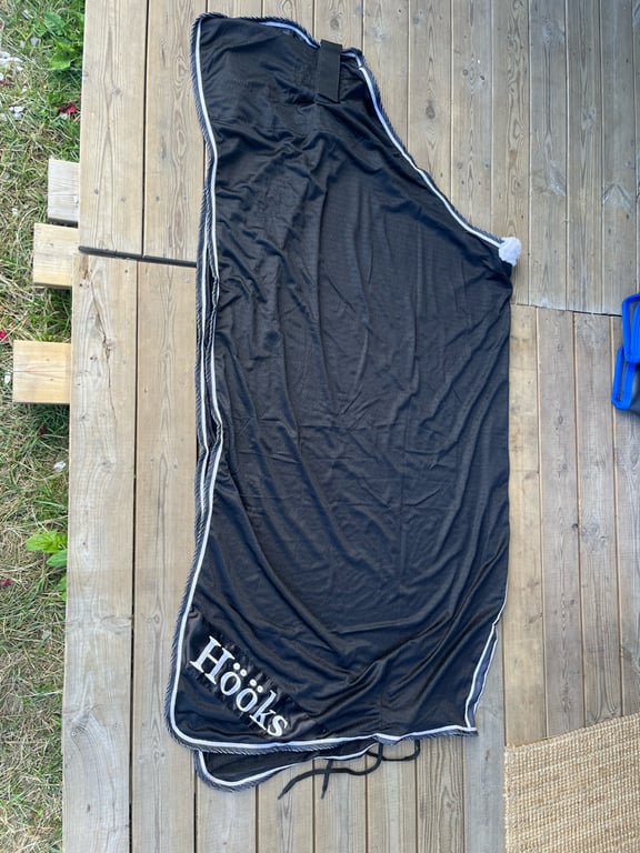 Svart svettäcke från Hööks - bild 1