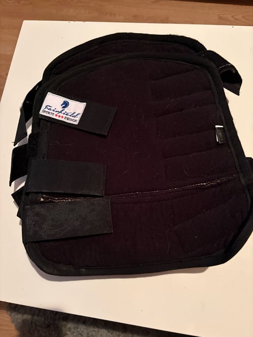 Svart benskydd från Fairfield