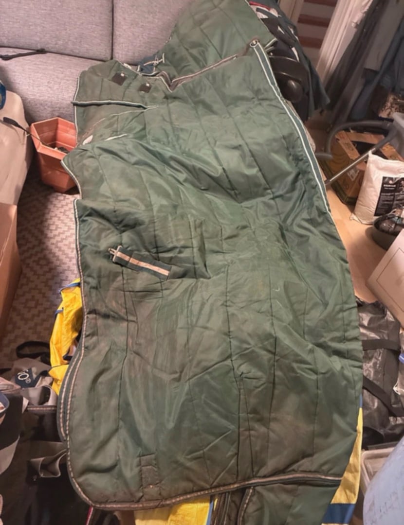 Mörkgrönt stalltäcke från Haglunds - bild 3