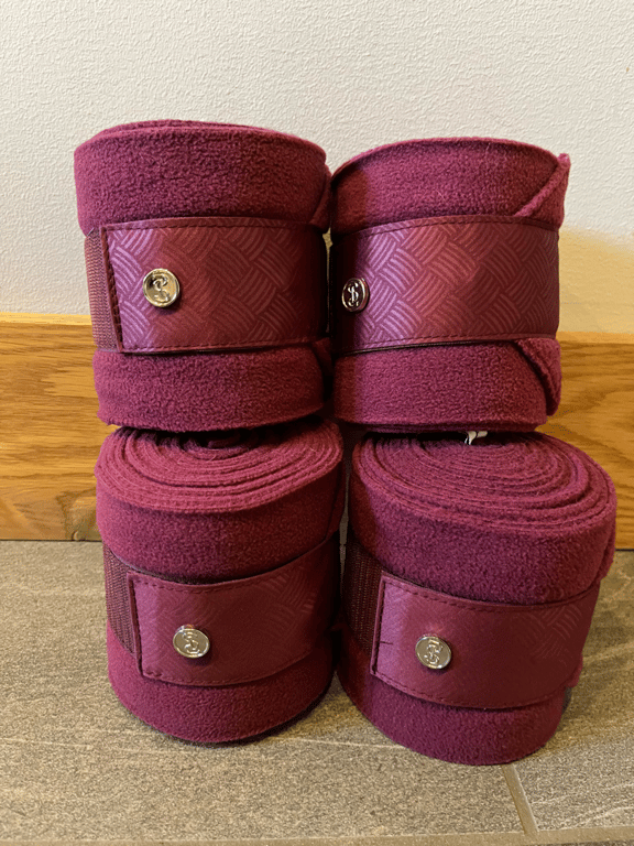 Vinröda hästlindor från PS of Sweden - bild 1