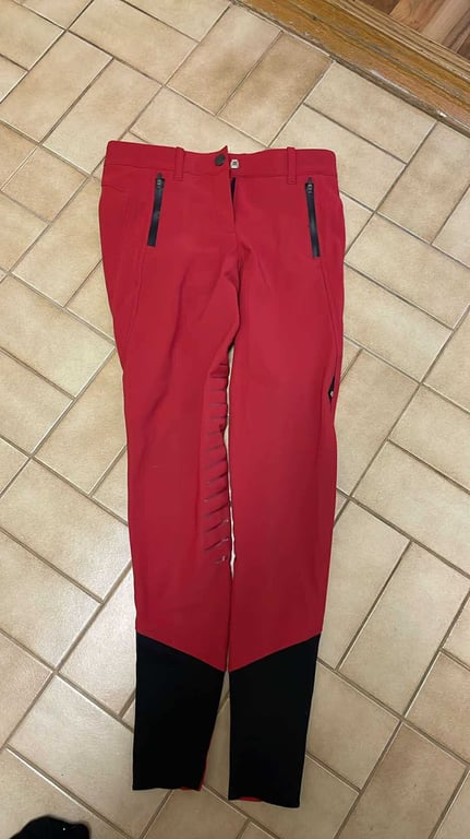 Röda ridbyxor - bild 1