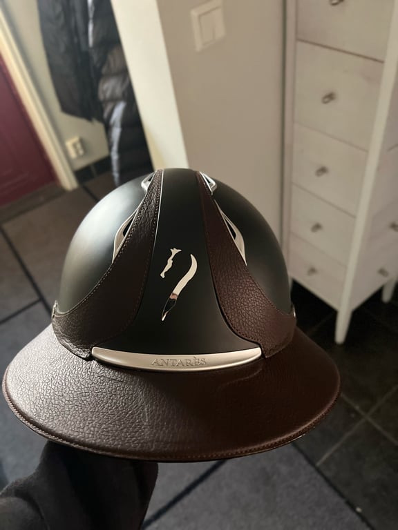 Hjälm från Antarès