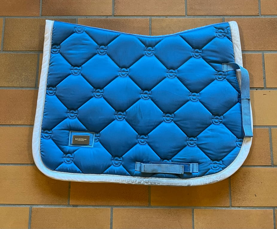 Blått schabrak med huva från Equestrian Stockholm. Bruna freejumps storlek junior. - bild 2