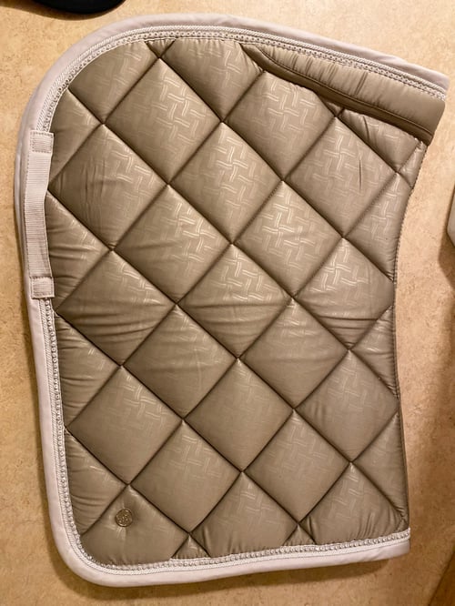 Beige schabrak