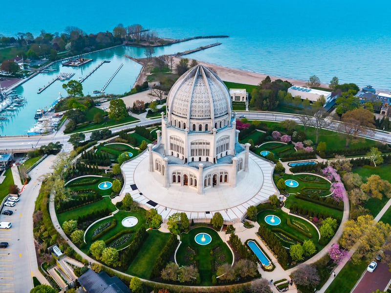 The white-domed Bahá'í House of Worship and gardens in Wilmette on Chicago's North Shore.