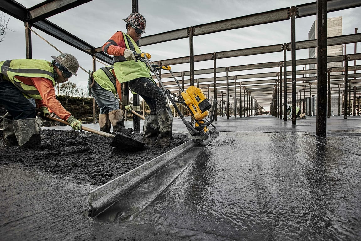 DEWALT POWERSHIFT Power Sccreed