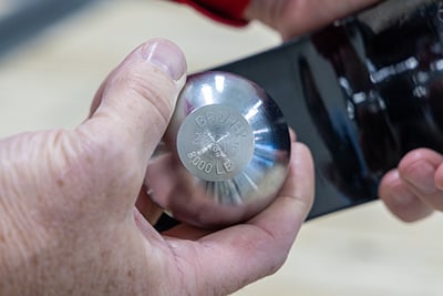 The weight capacity on a ball mount is shown.