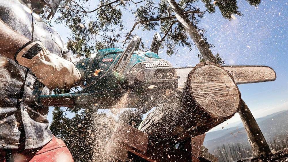 Gas Is on Notice: Why the Makita XGT GCU08 Chainsaw Is a Game Changer for the Pros