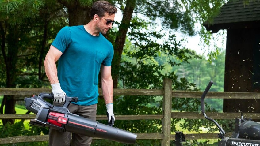 Gear Guide: Unleashing 900 CFM With The New 60V TORO Leaf Blower