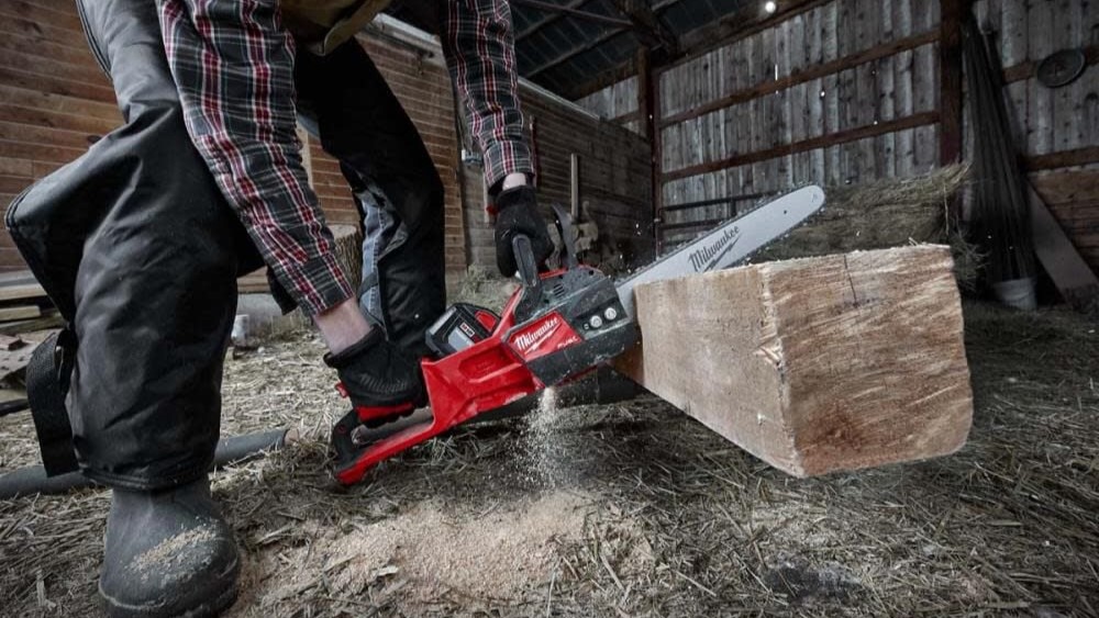 Chainsaw Safety & Maintenance: Must-Know Tips For Safe Use