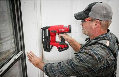 milwaukee-m18-fuel-16-gauge-straight-finish-nailer-bare-tool