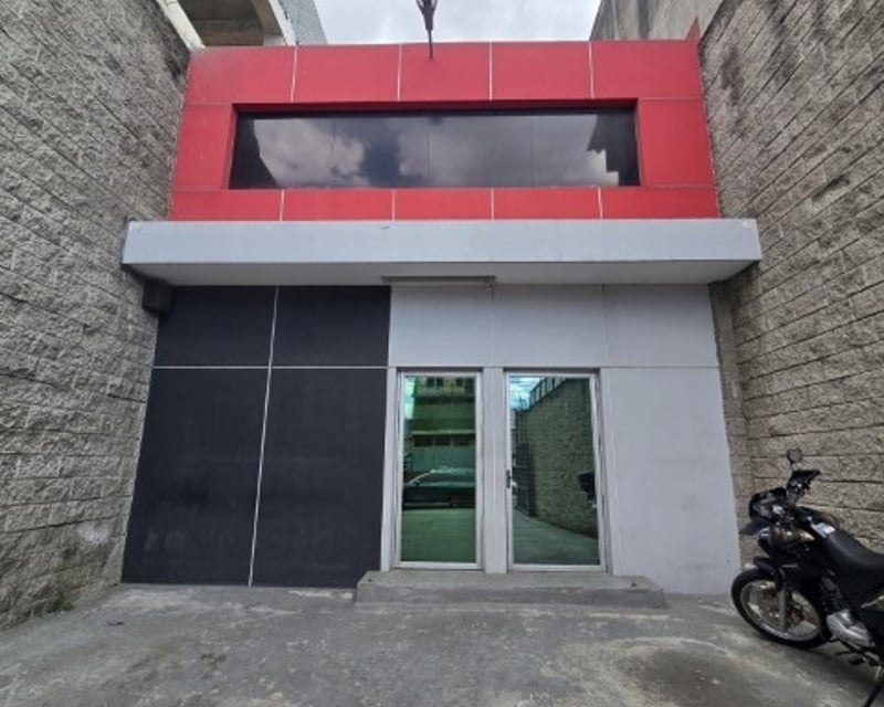 Edificio y Bodega en Renta Zona 12 sobre Aguilar Batres