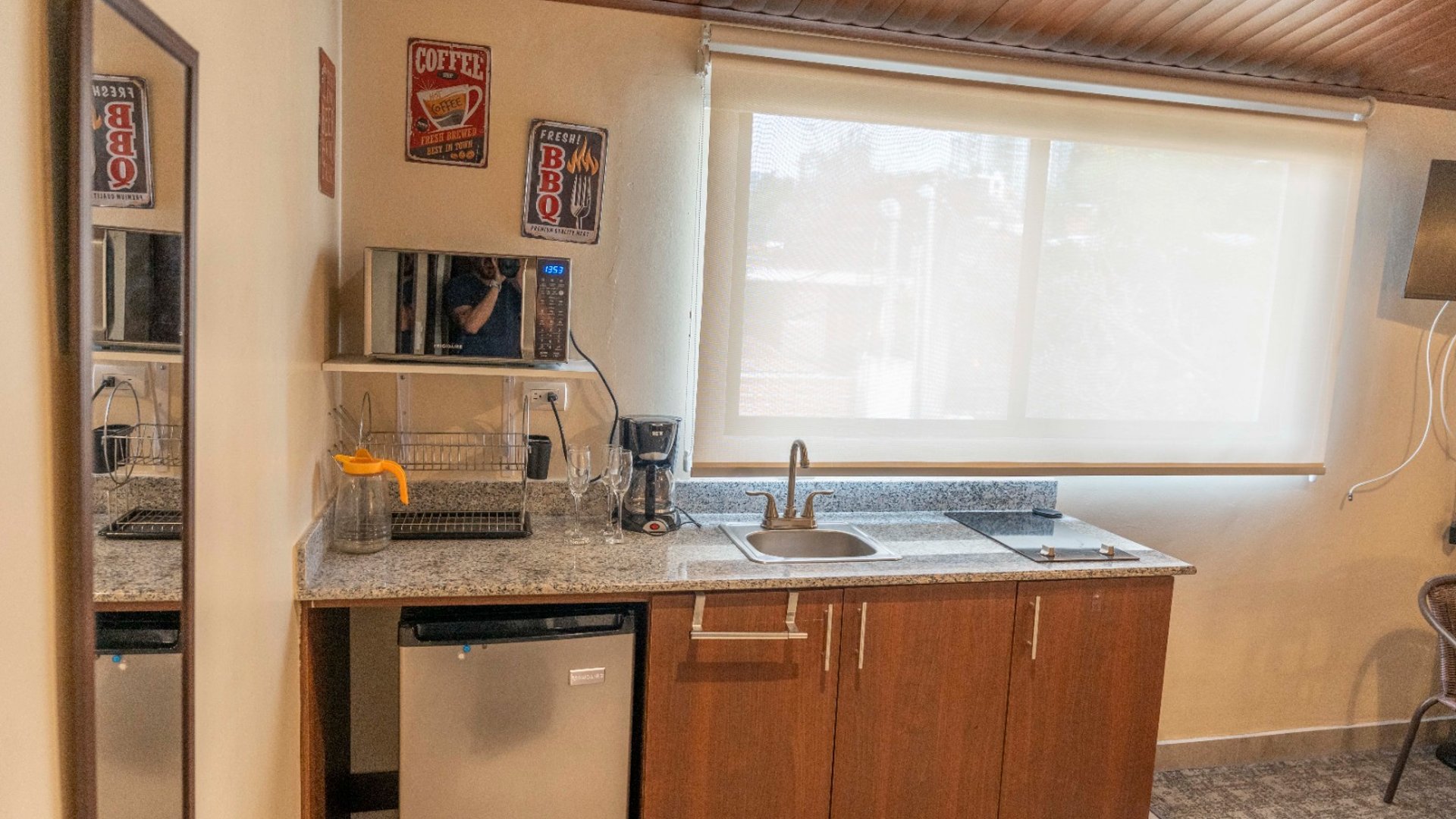 Apartamento amueblado en renta zona 15 / Vista Hermosa I - Miniatura 3