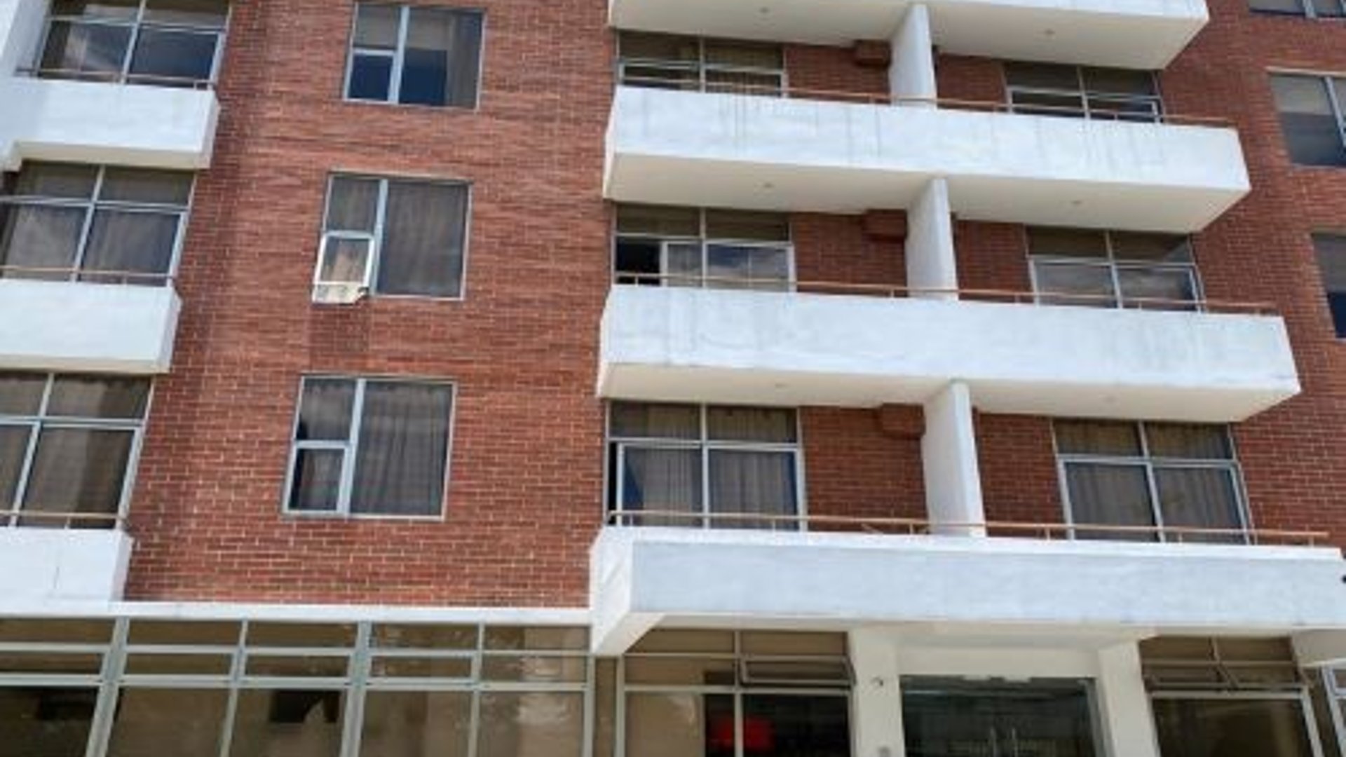 📍 APARTAMENTO EN RENTA – 2 HAB + 2 BALCONES | CASA AMÉRICAS | ZONA 13