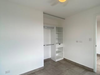 📍 APARTAMENTO EN RENTA – 2 HAB + VISTA AL BOSQUE |BALDONE | ZONA 2 - 4