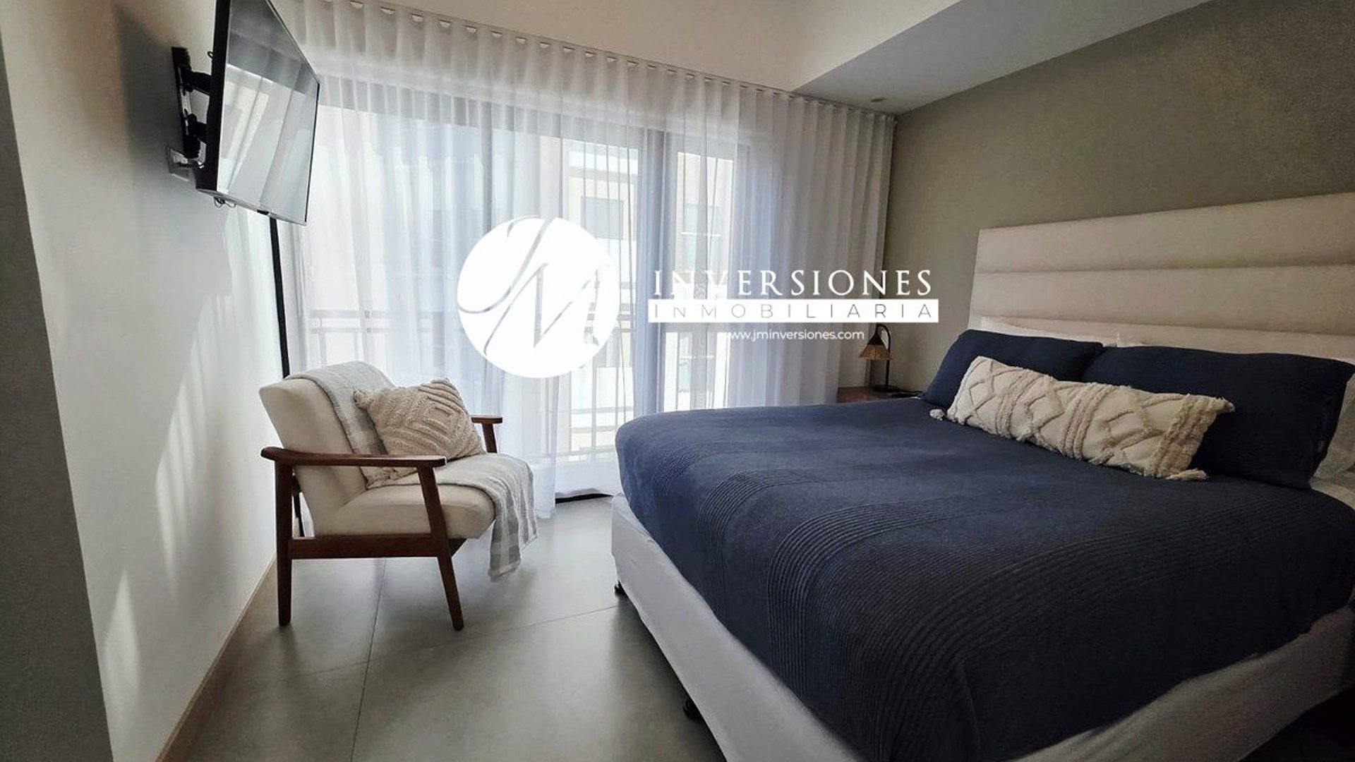 Apartamento amueblado en renta zona 10 - Miniatura 3