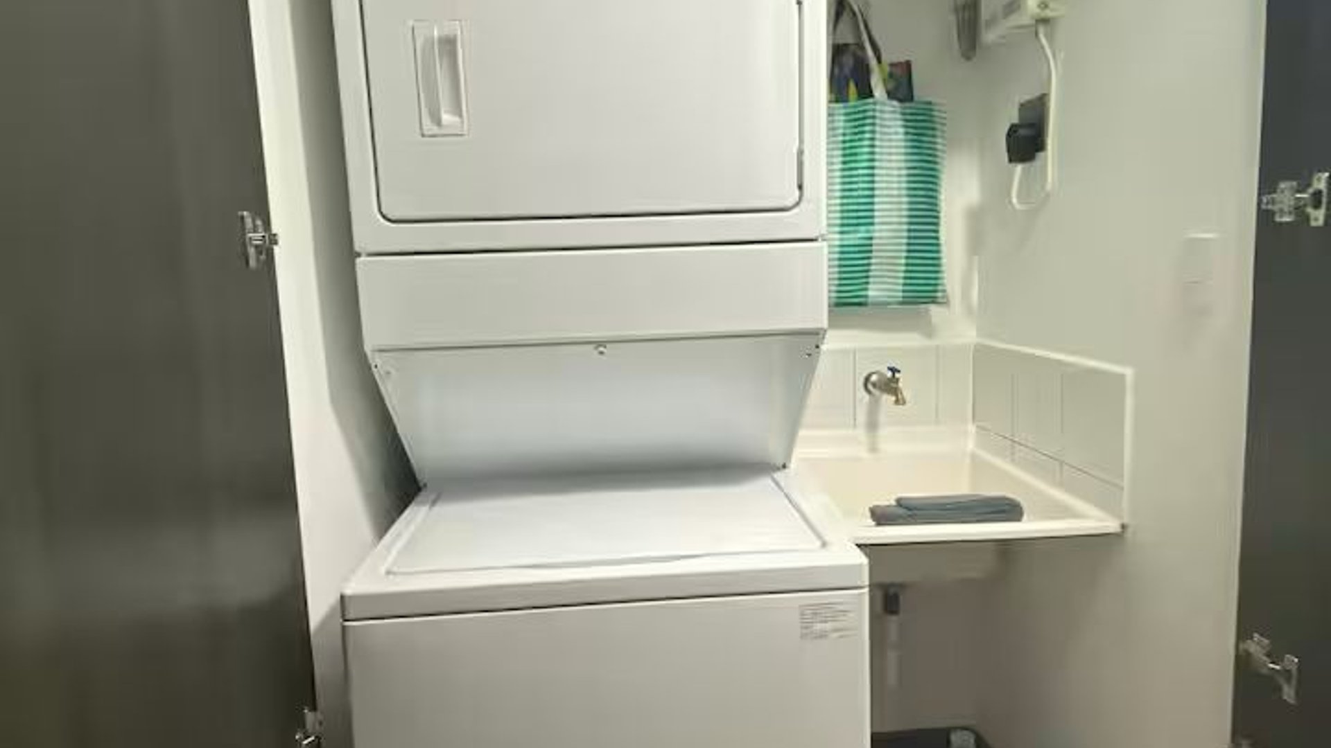 2 APARTAMENTOS EN VENTA EDIFICIO ANCONA, ZONA 1 MIXCO - Miniatura 11