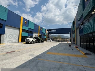 Bodegas en venta para estrenar en  Km 18 Carretera Villacanales - 2