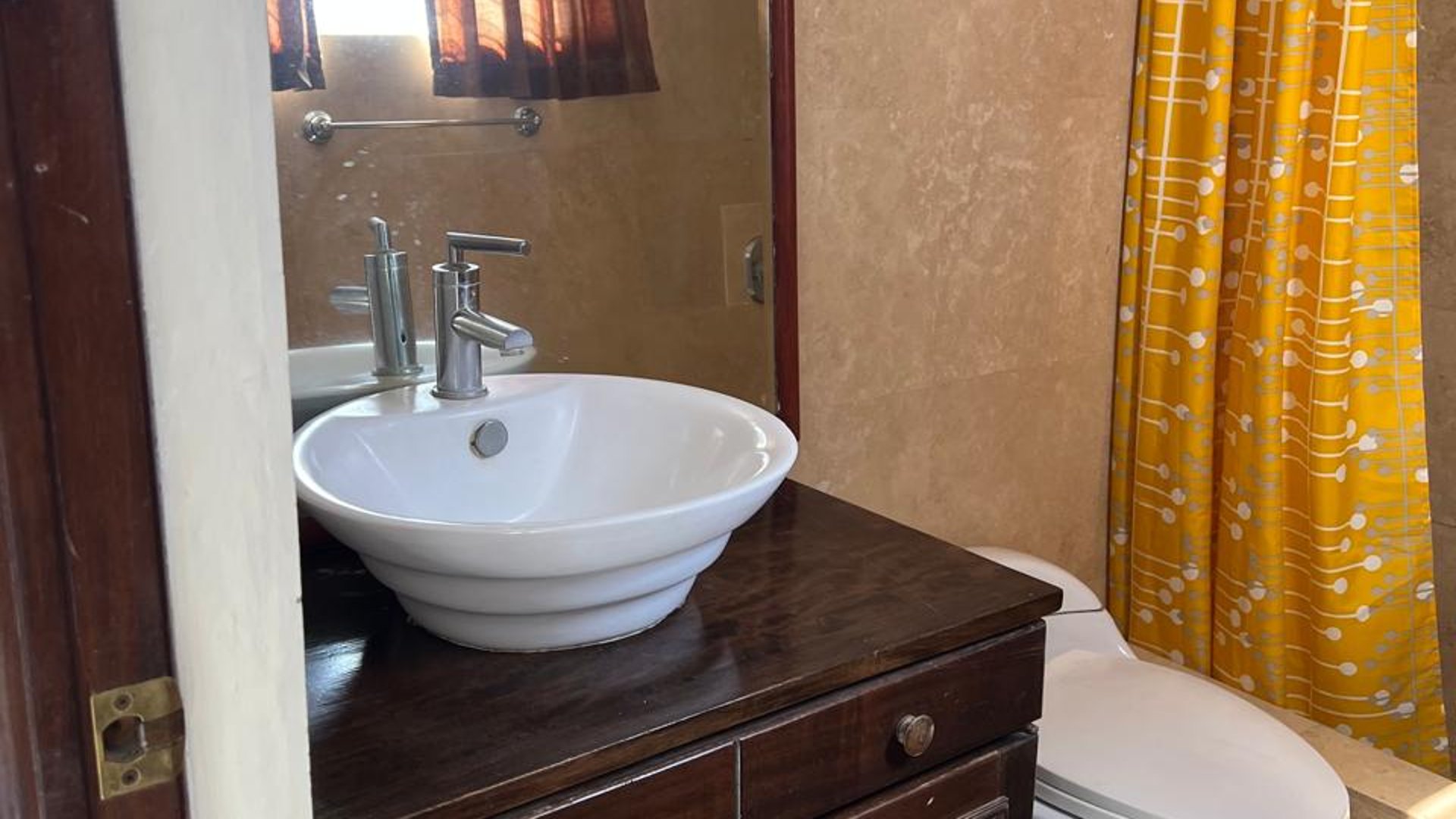 Alquilo Apartamento AMUEBLADO en Zona 9  por  Plazuela España - Miniatura 19