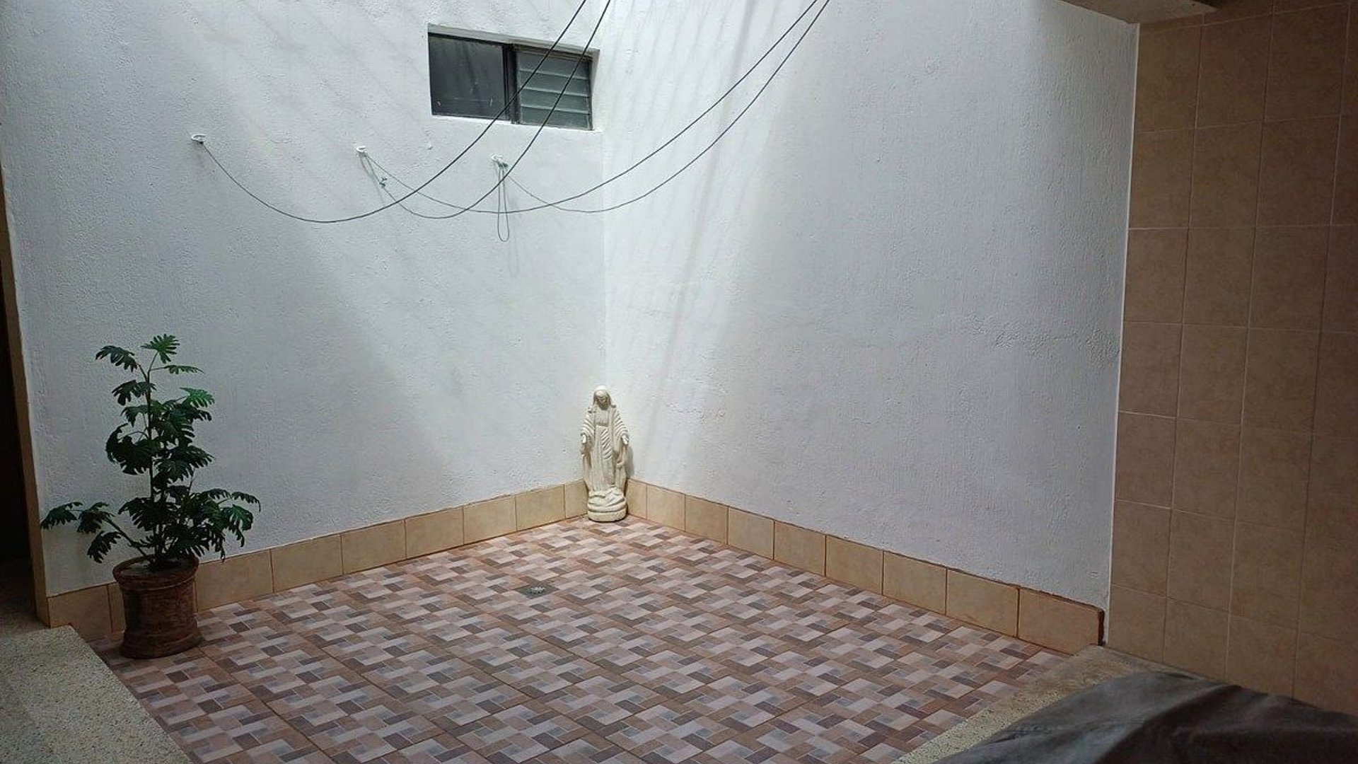 Casa Semi-Amueblada en Renta – Boulevard Vista Hermosa, Zona 15 - Miniatura 9
