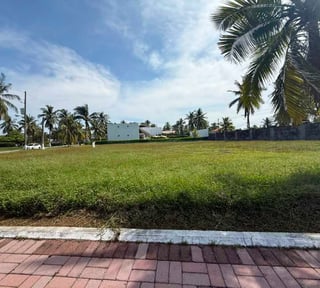 SEA SIDE TERRENO DE  1,144 VARAS   EN VENTA
