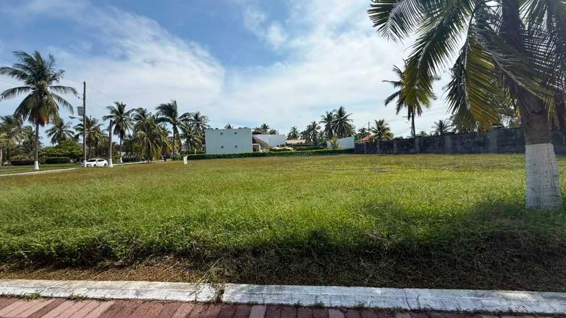 SEA SIDE TERRENO DE  1,144 VARAS   EN VENTA