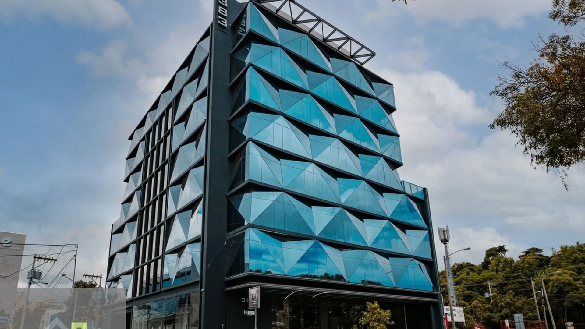 Moderno Edificio en Venta para Inversión , zona 10