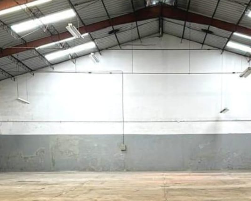 OFIBODEGA EN RENTA– ZONA 1