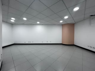 📍 OFICINA EN RENTA – 125.10 M² + ESPACIO ABIERTO | ATLANTIS | ZONA 10 - 2